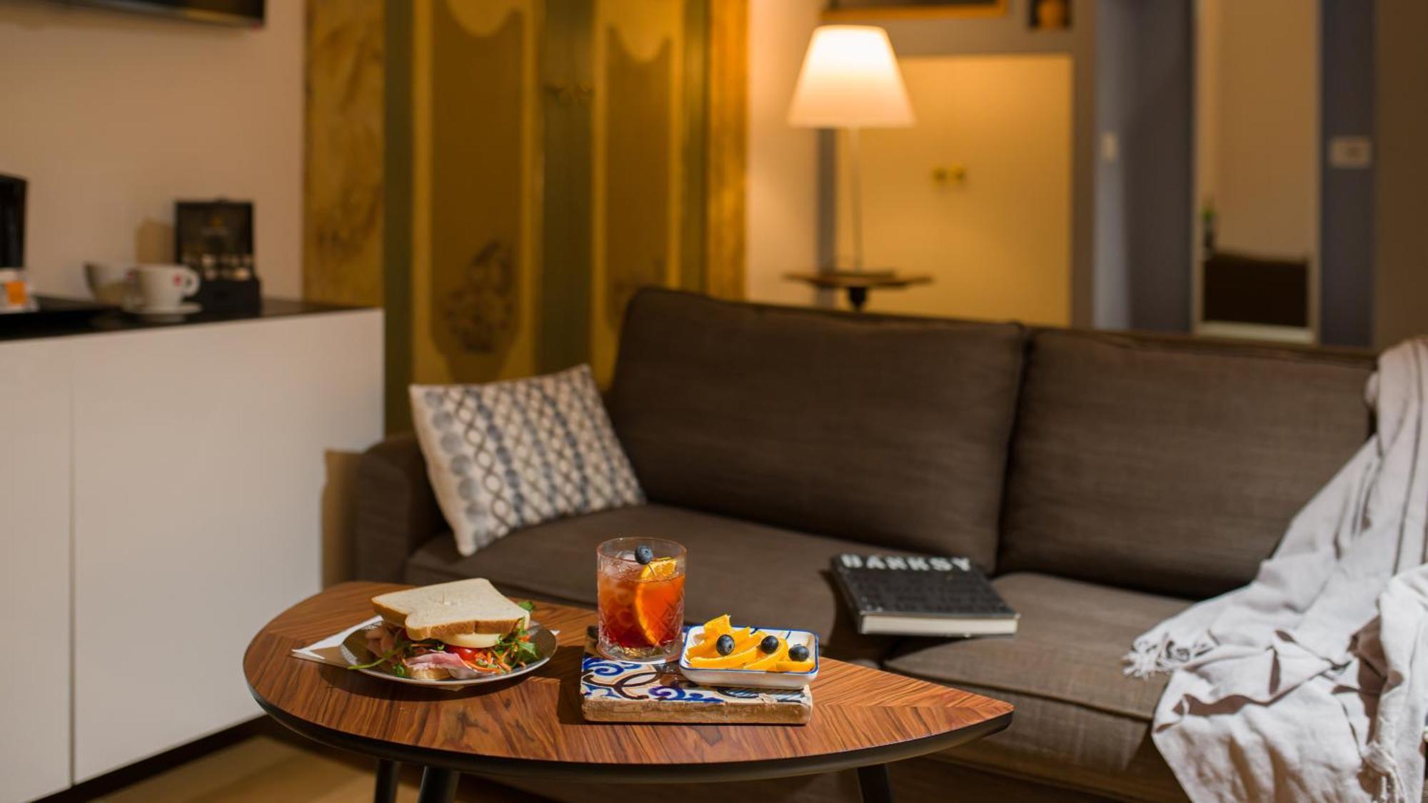 Santa Chiara Boutique Hotel Неаполь Экстерьер фото